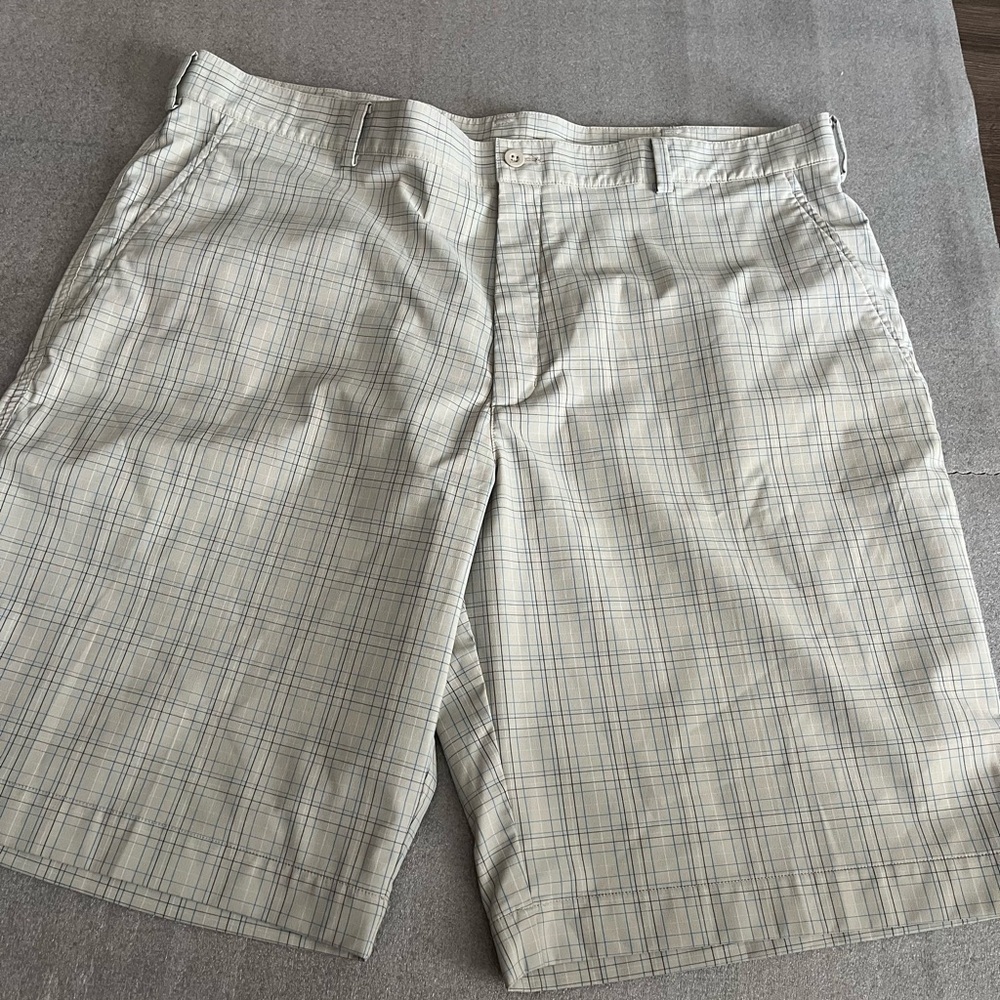 [W40]Nike Golf Dry Fit men Check Pattern Performance Shorts